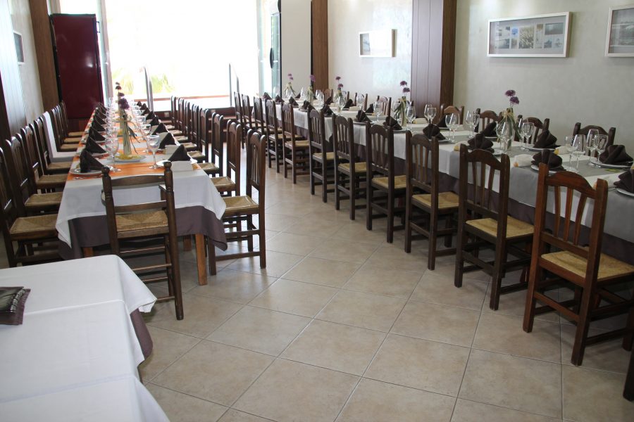 Salón superior montado para una celebración