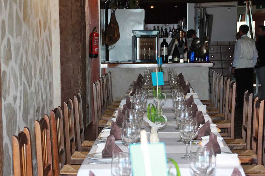 Mesa montada para bautizo