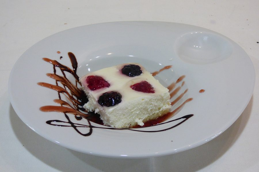 Tarte de Yogurt con Frutas del Bosque del Restaurante Galli