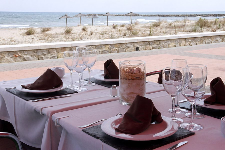 Terraza frente al mar